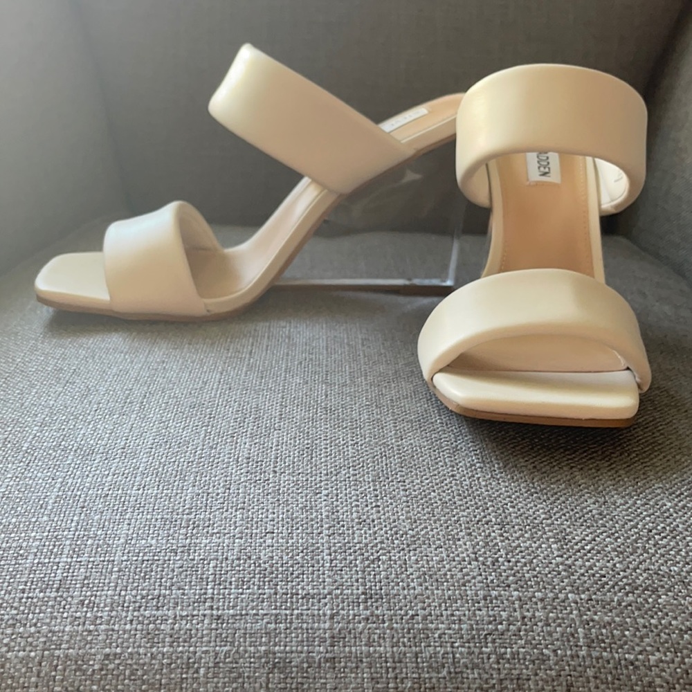 Cream Steve Madden Heals